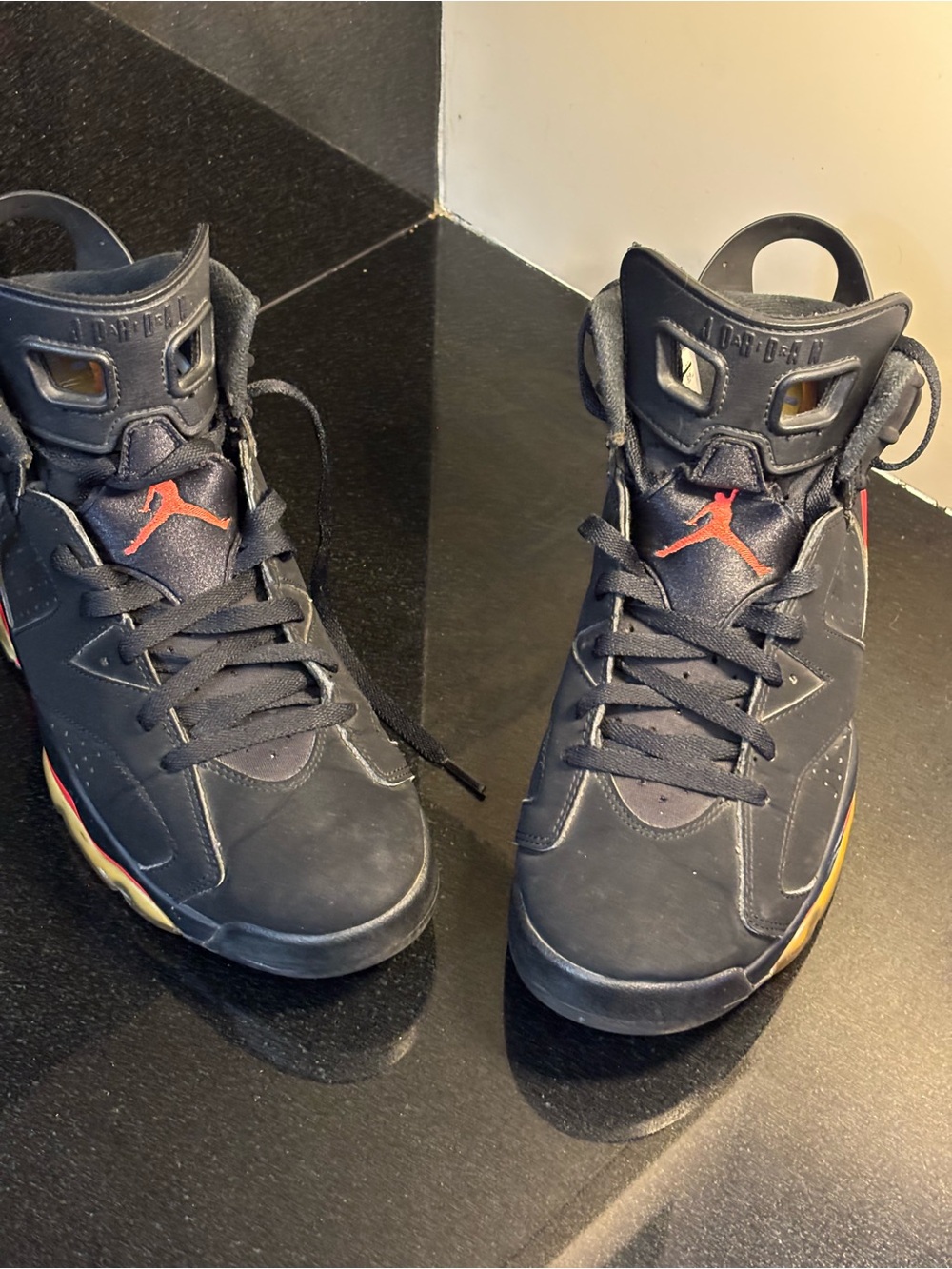 Jordan Air Jordan 6 Men’s High Top Lace-Up Basketball Sneakers Black/Red